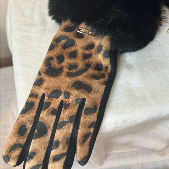 Laura Biagotti purchased in Italy ladies small animal print and fur gloves - Picture 4 of 7